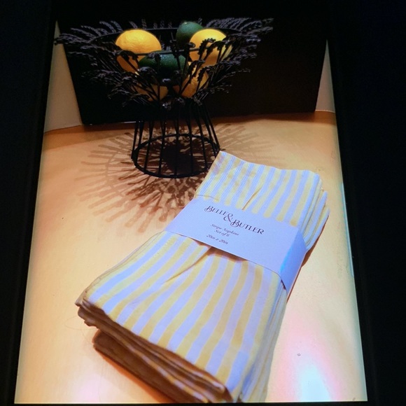 NEW Belle & Butler- 1 New Set of “6” Napkins Lemon & White Stripes.20” x 20” - Picture 10 of 10